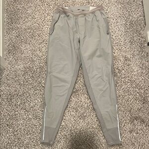 Lululemon Men's Gray Jogger Pants - Size Small